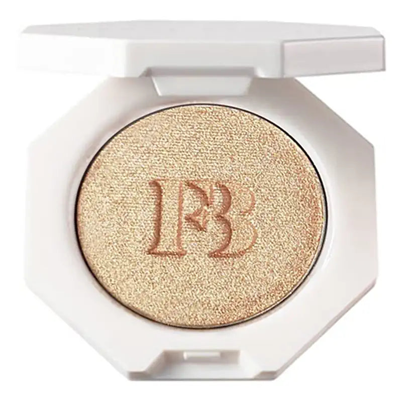 Rare Beauty Highlighter @chichicmart